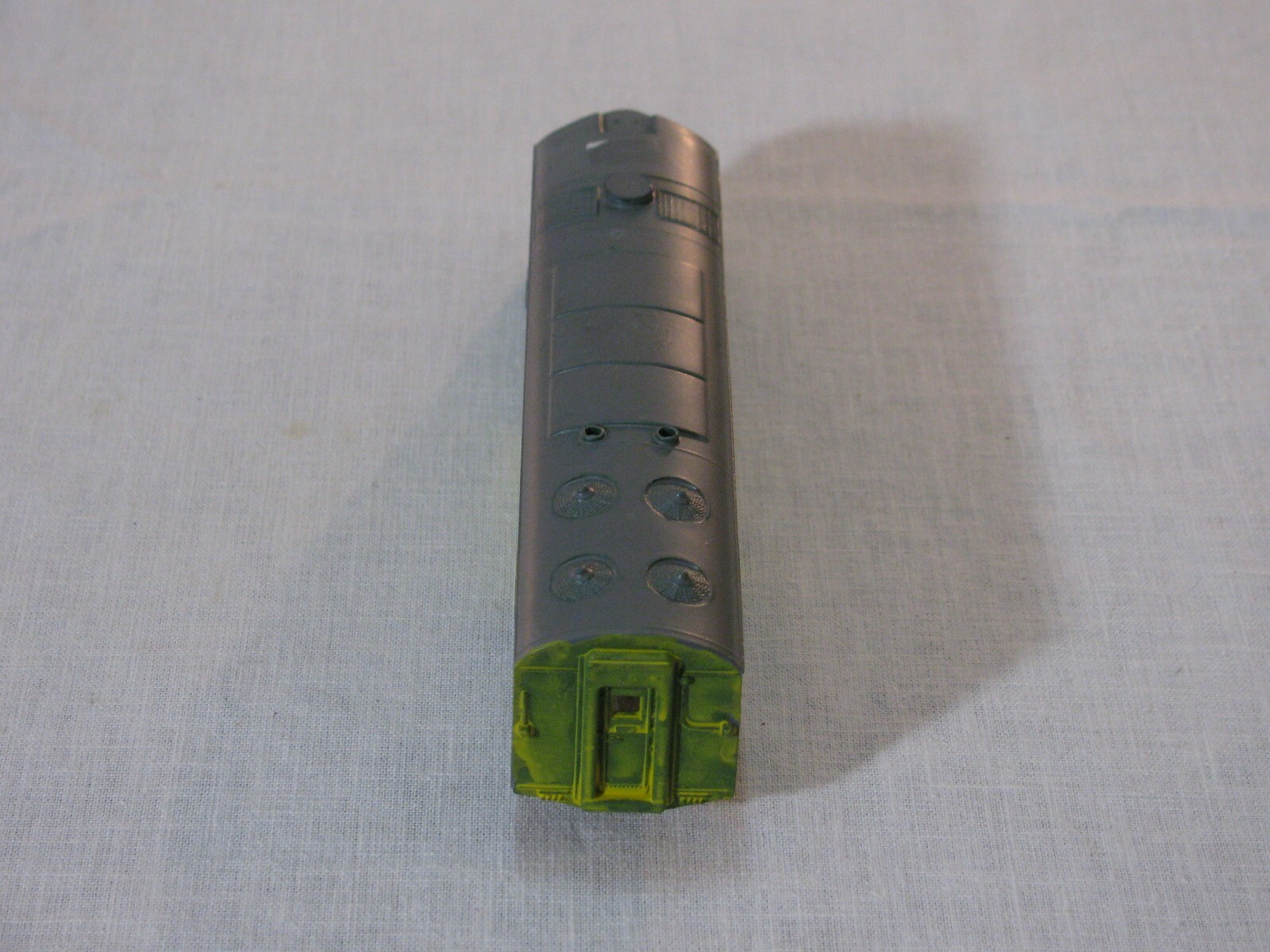 Vtg HO Scale Diesel Locomotive Shell ONLY,Unlettered No #,Yellow/Gray,Unmarked r