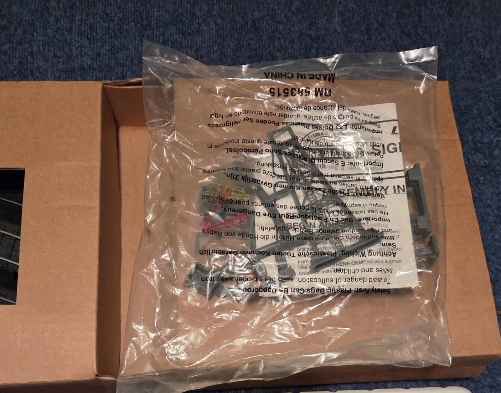 Life Like Trains Thunder Express HO Scale Electric Train Set Union Pacific