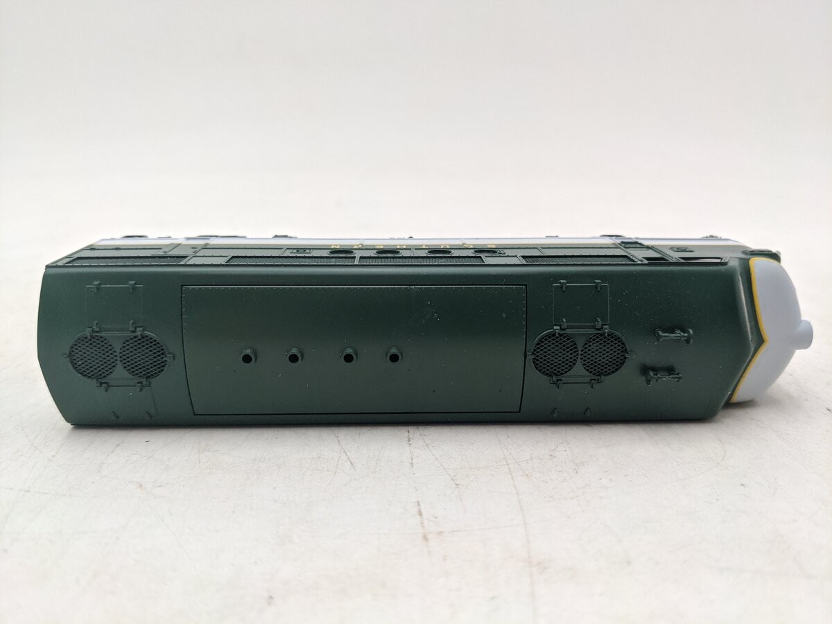 Stewart 5021 HO Southern EMD FT A Powered Diesel Locomotive EX/Box