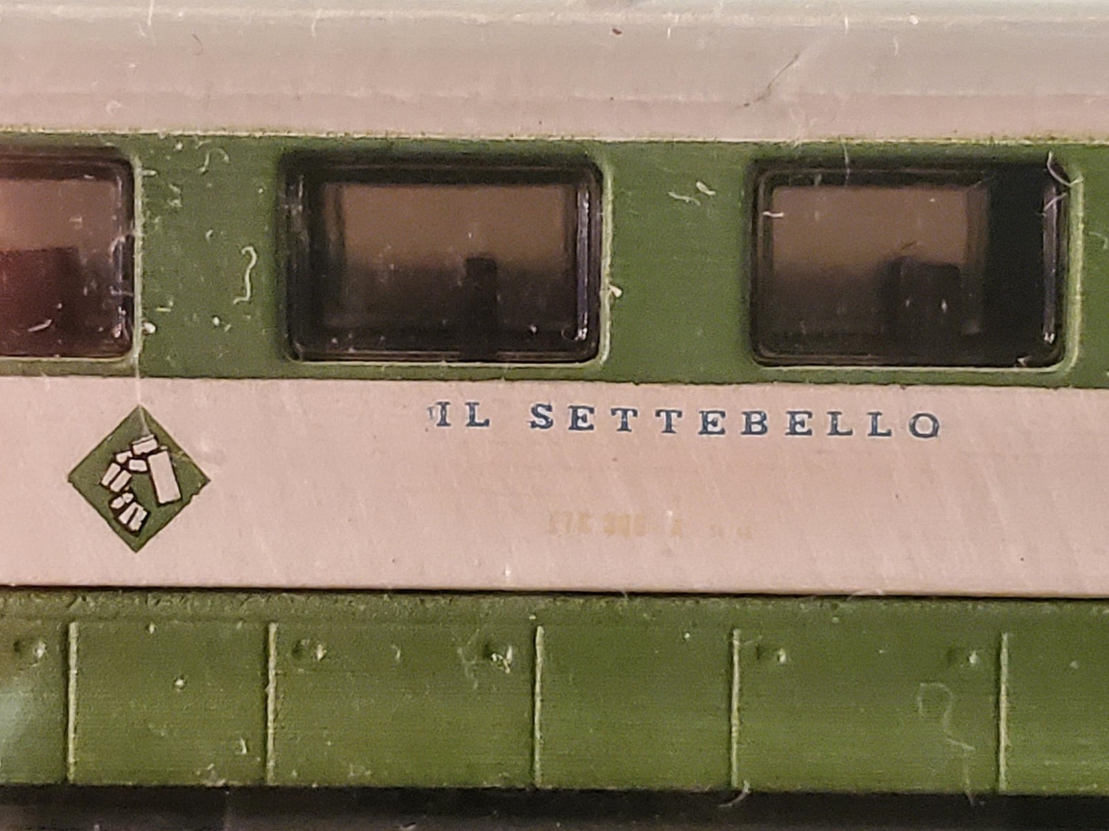 Del Prado Locomotive Italy ETR 300 Settebello N scale 1/160
