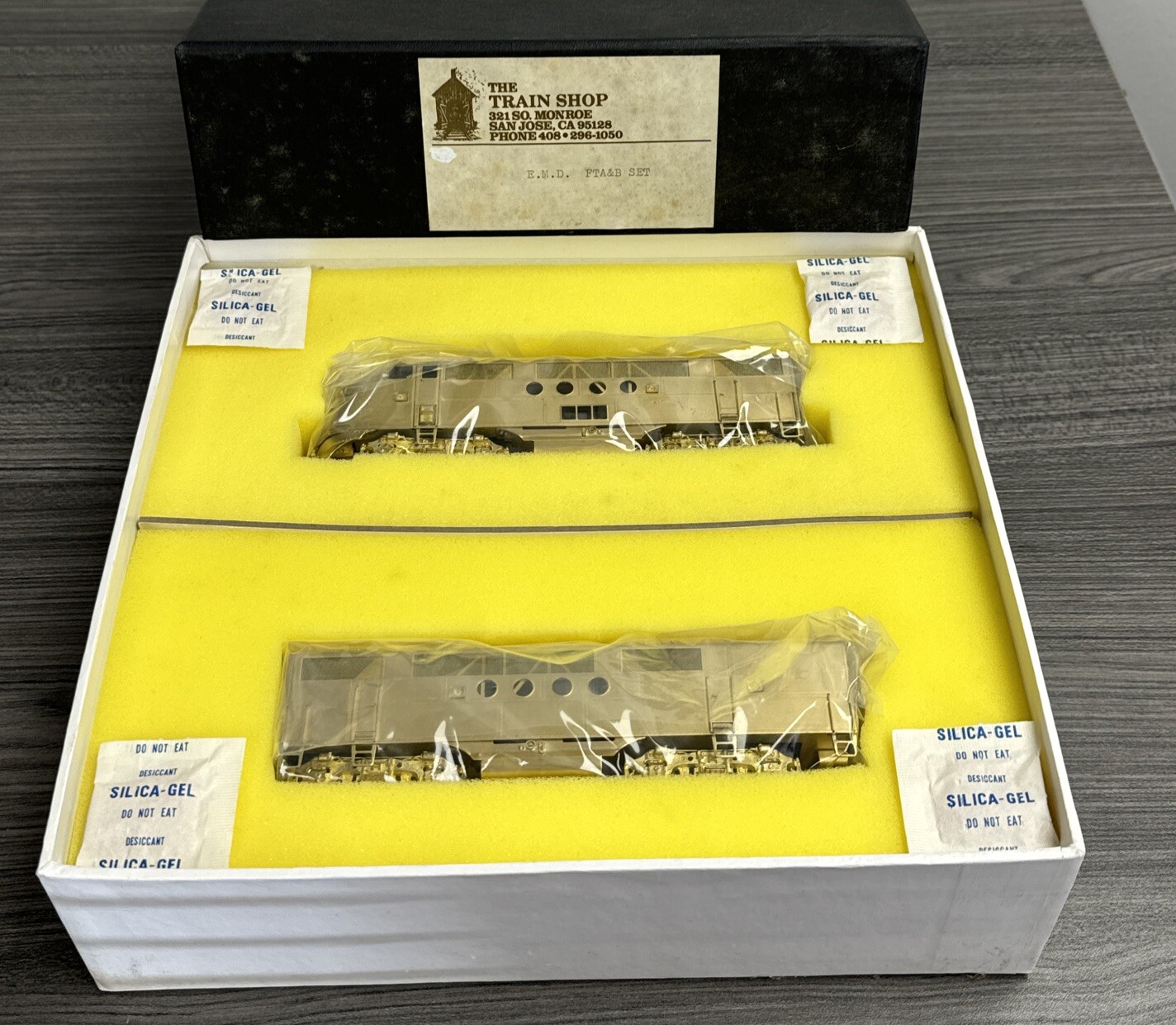The Train Shop HO Brass E.M.D. FT A&B Diesel Locomotive Set – MINT & Unpainted!