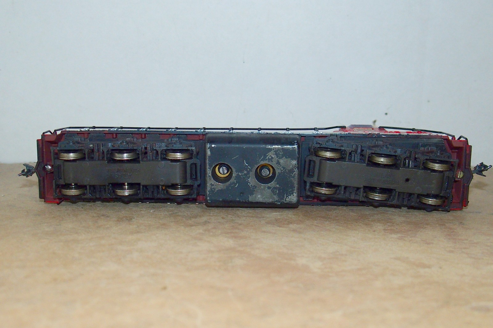 HO SCALE ATLAS BURLINGTON EMD SD24 LOCOMOTIVE #502. Runs good. No box.