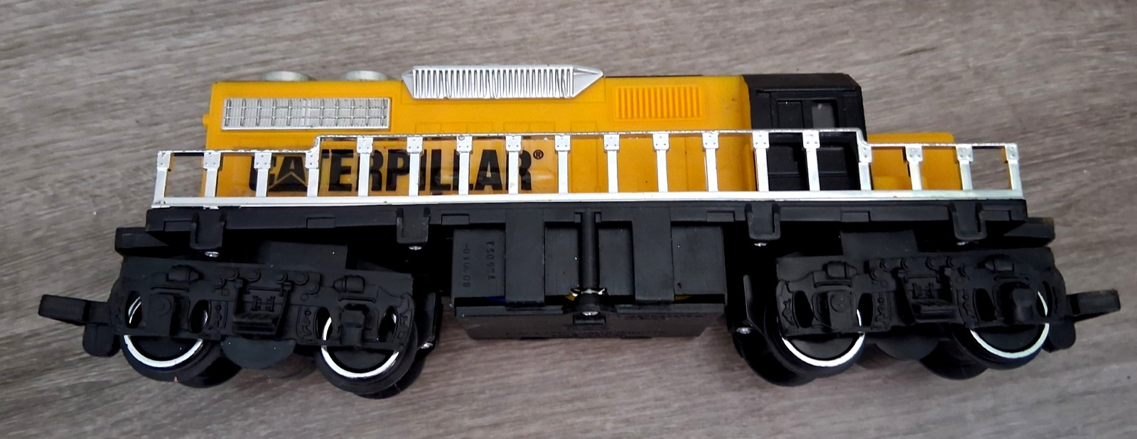 Toy State O Gauge Battery Operated Caterpillar Diesel Locomotive Engine-Working!