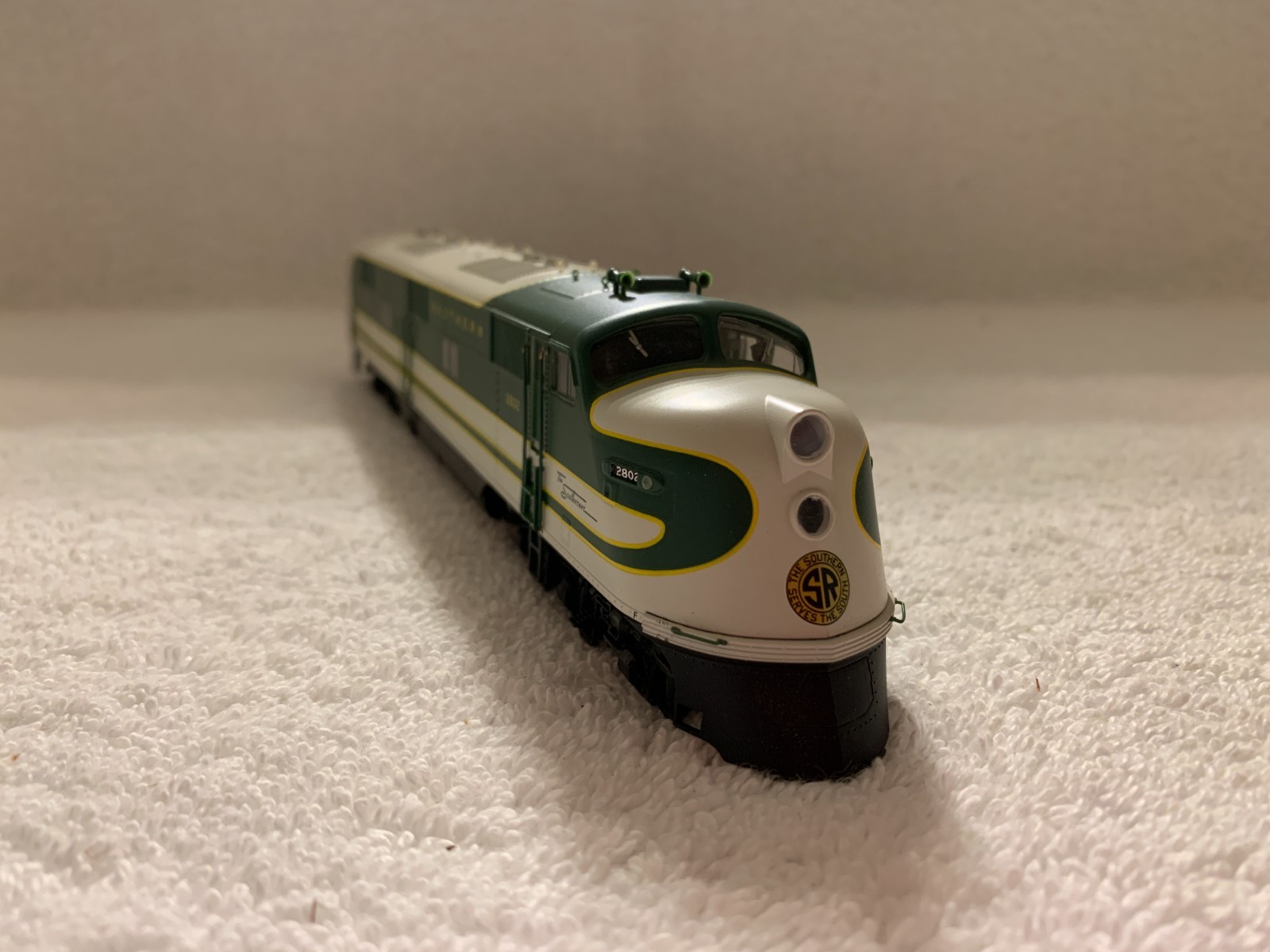 Proto 2000/Life-Like HO Scale Southern EMD E6A Diesel Locomotive #2802 DC