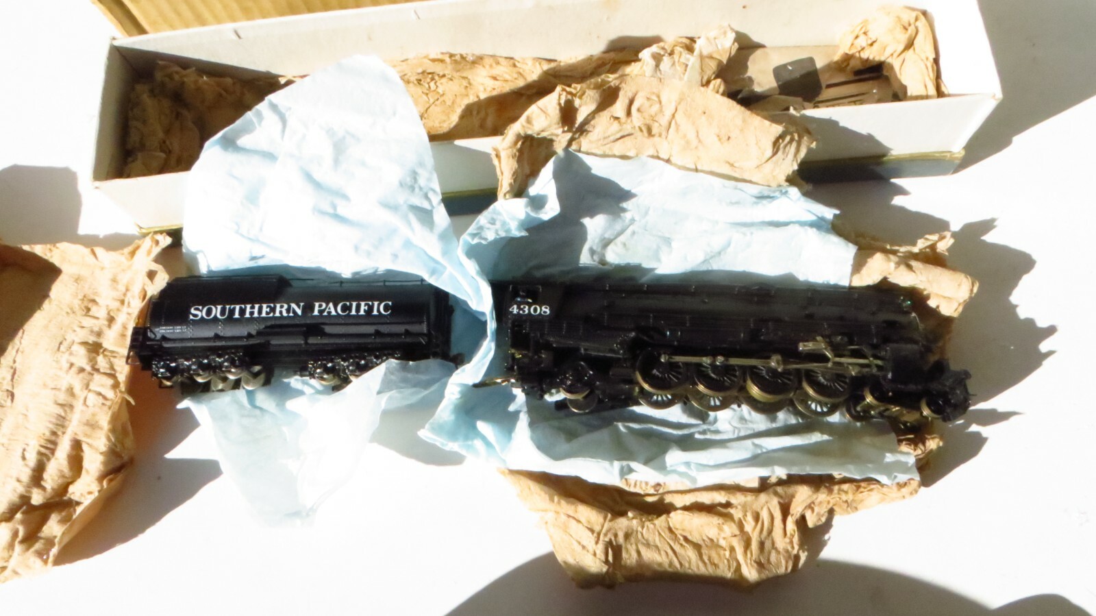 KTM HO SCALE BRASS STEAM ENGINE-4-8-2 NEW YORK CENTRAL MOUNTAIN MAX Grey