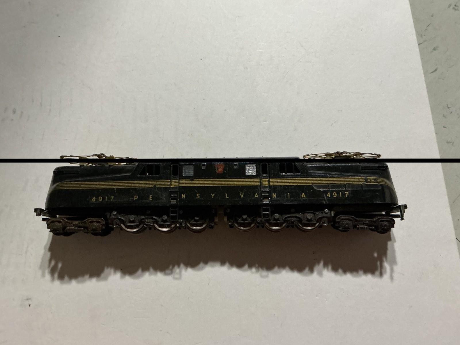 Penn Line : HO 1:87, Brunswick Green GG1. late 1950’s. runs good