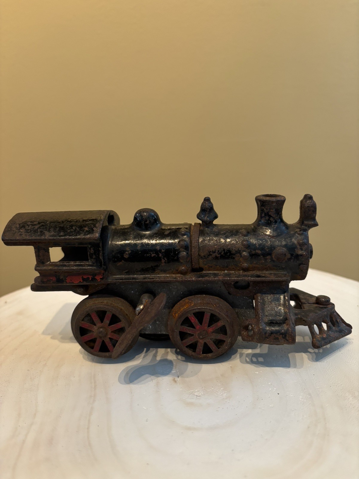 HAFNER? 7 “Cast Iron Windup Locomotive Prewar w/key @ does not work