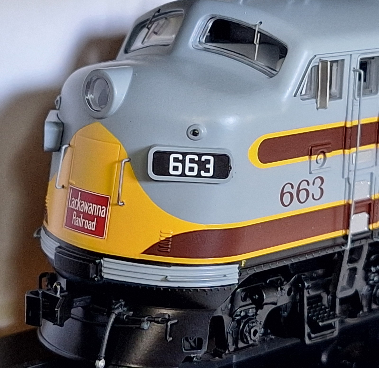 Bowser Exec Line/Hobbytyme #24633 HO DL&W F-3A #663 Tri-StateRHS/Steamtown Lot 2