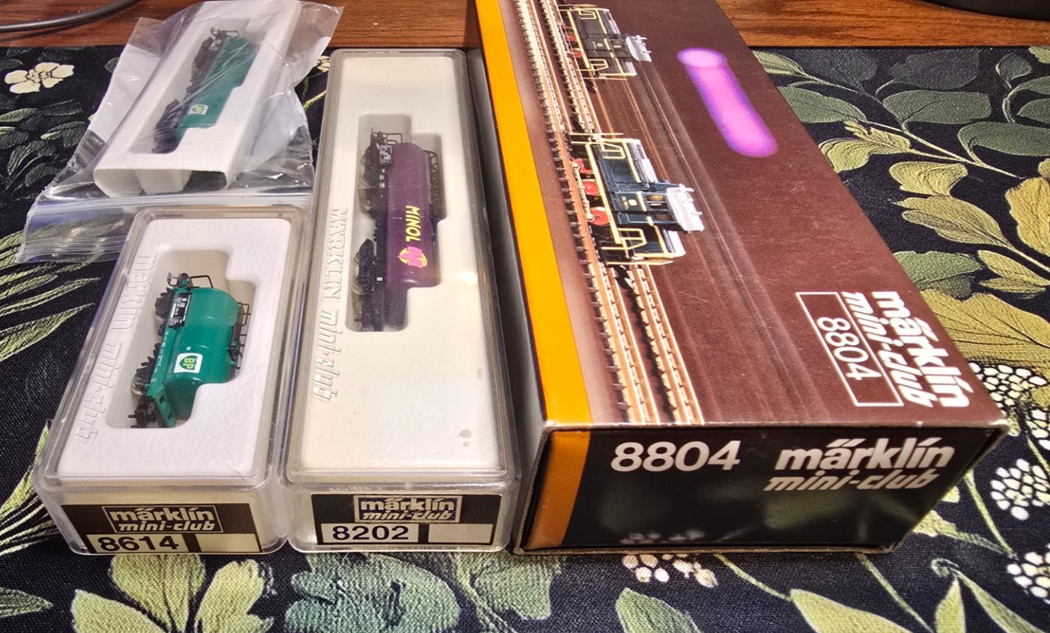 Z Scale Marklin Mini-Club # 8804 Diesel Switcher Locomotive Train Set, EX/Box