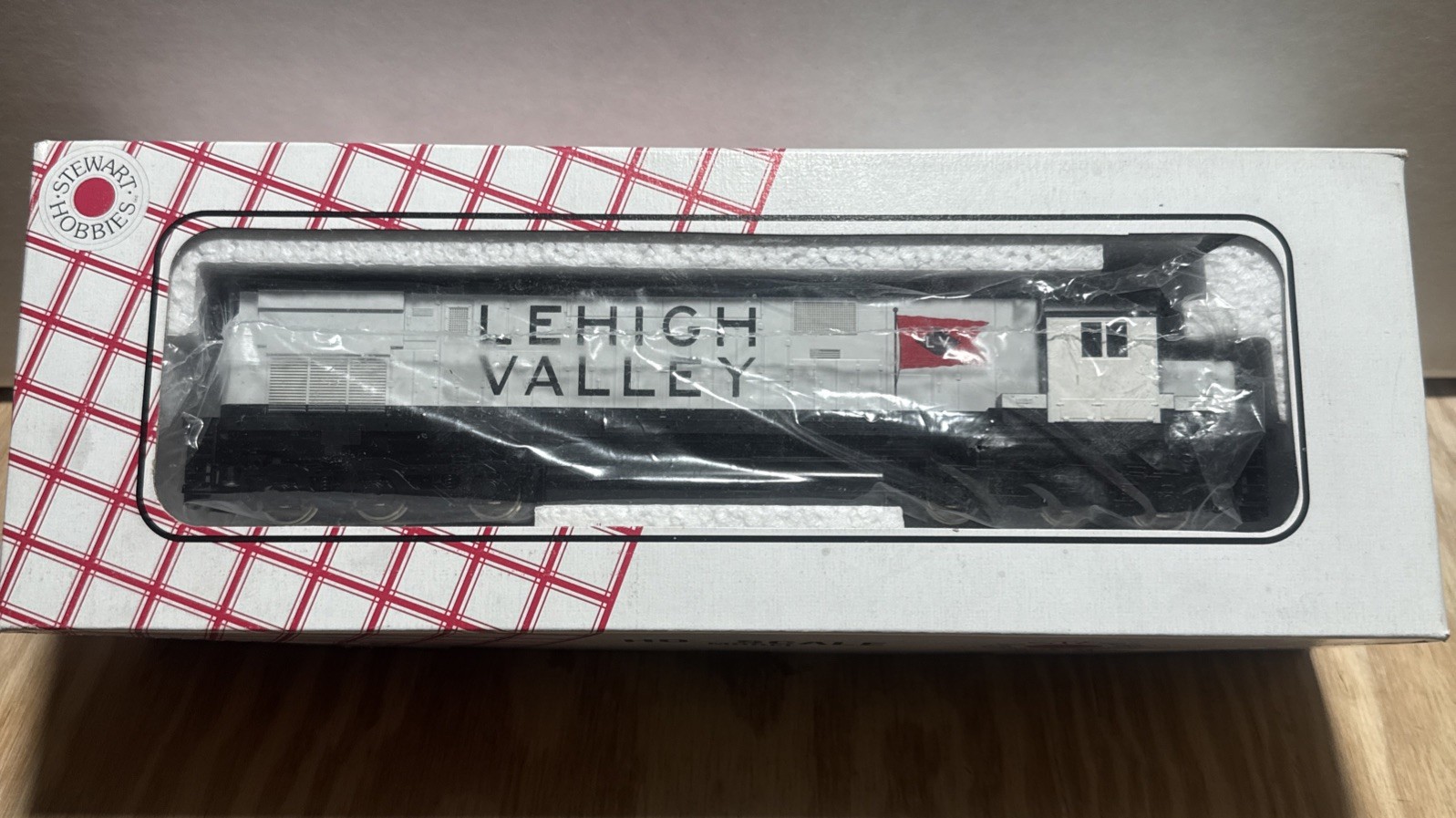 Stewart HO Scale Lehigh Valley SNOWBIRD Alco Century 628 DC Powered Locomotive
