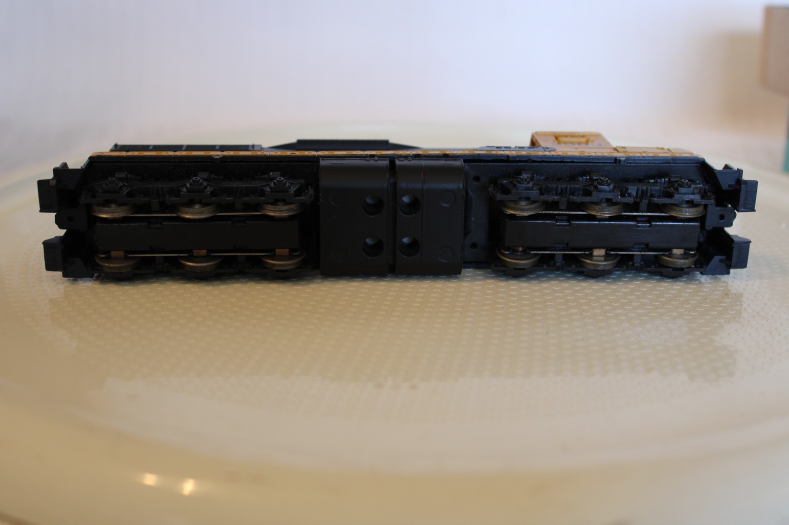 HO Scale Athearn, SD9 Diesel Locomotive, Santa Fe, Blue Yellow, #2963 – 3801