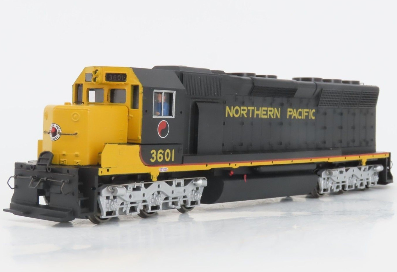 HO EMD SD45 NP Northern Pacific DC NIB NOS #11624