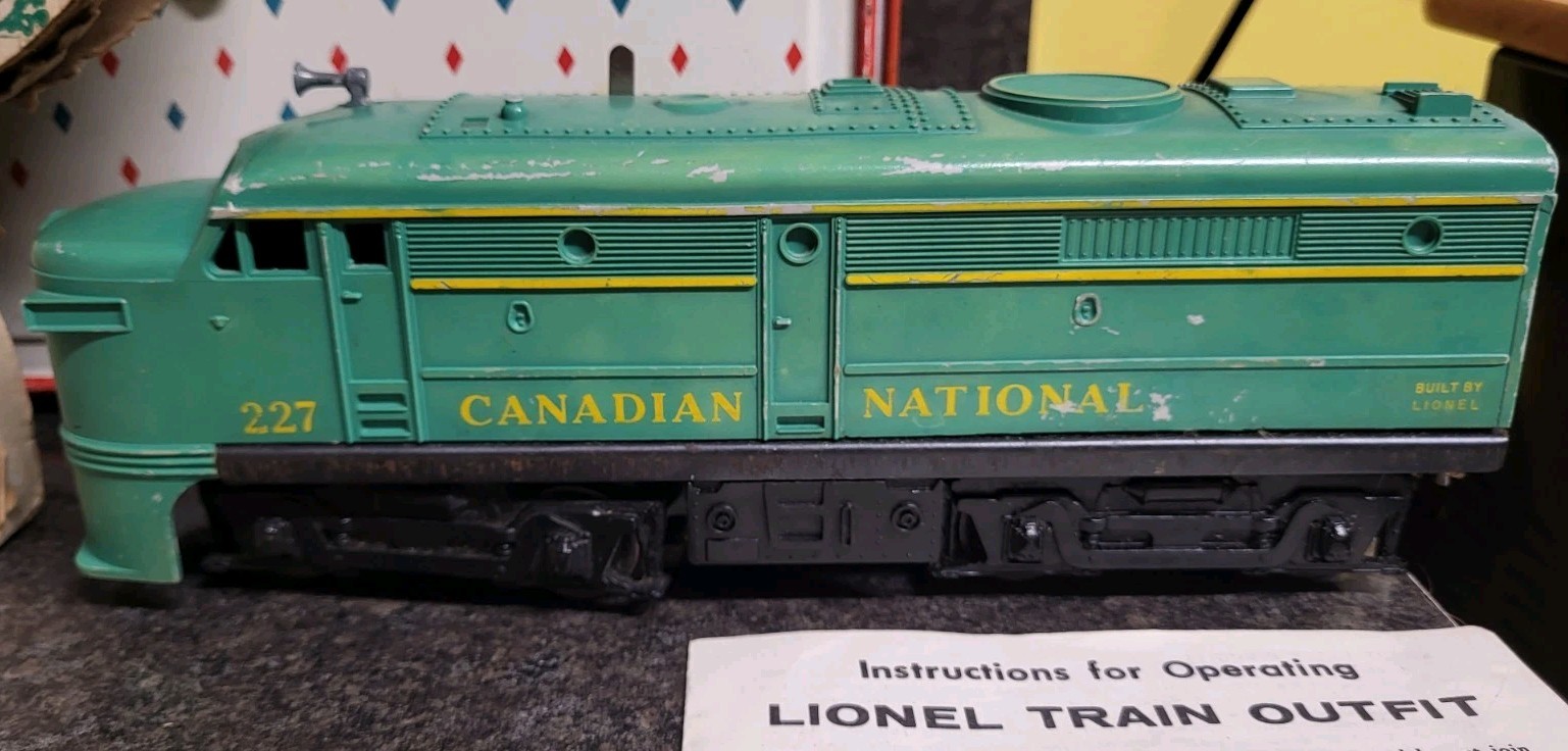 Lionel Canadian National Diesel Freight Set 1115 Very Scarce WITH BOX LIONEL 227