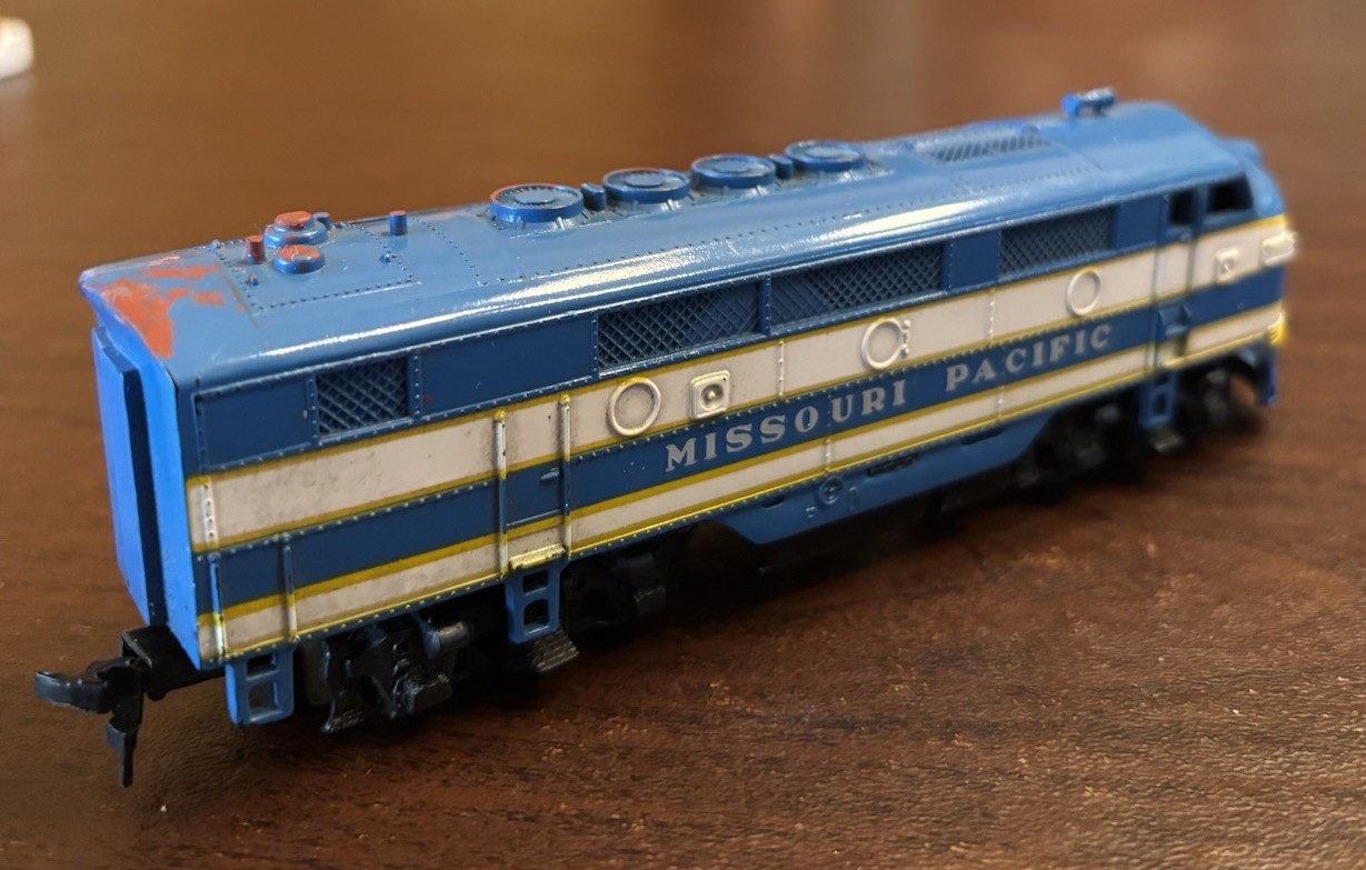 Varney HO Scale Locomotive Missouri Pacific, Box Car, Gondola, Caboose Train Set