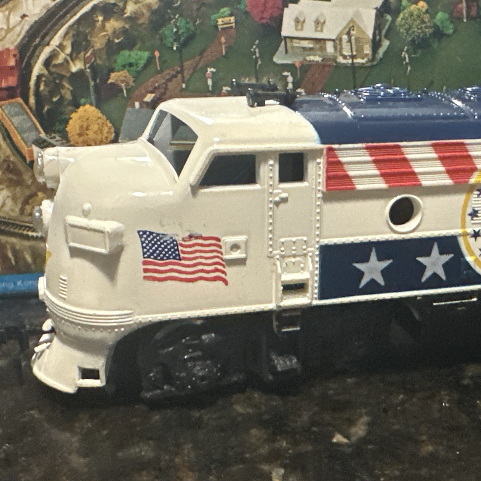 Life-Like HO EMD F7 Diesel Locomotive U.S. Bicentennial 1776 MPN 08281