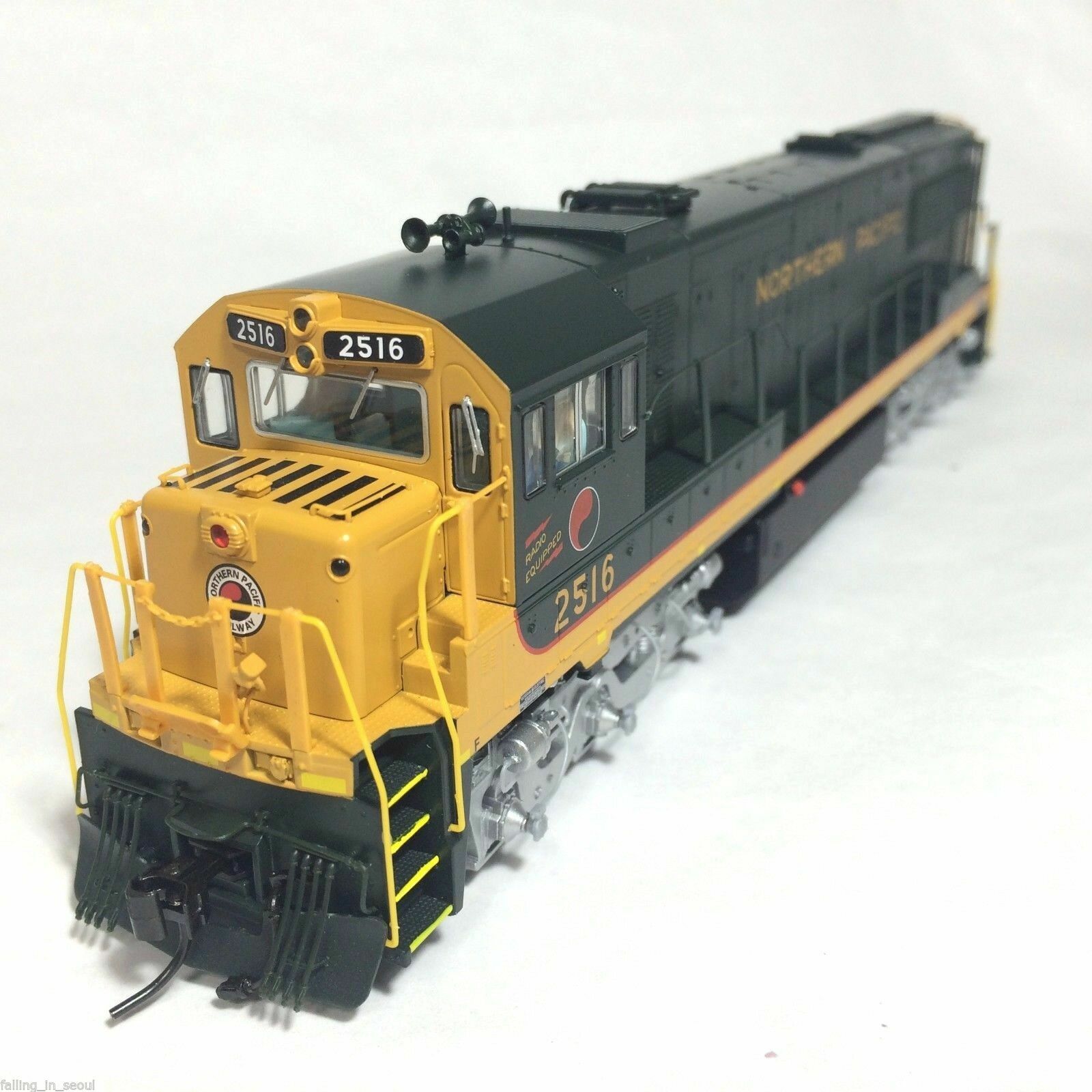 Korea Brass HO 1/87 Scale GE U25C U252011 Northern Pacific #2516 DC Model Train