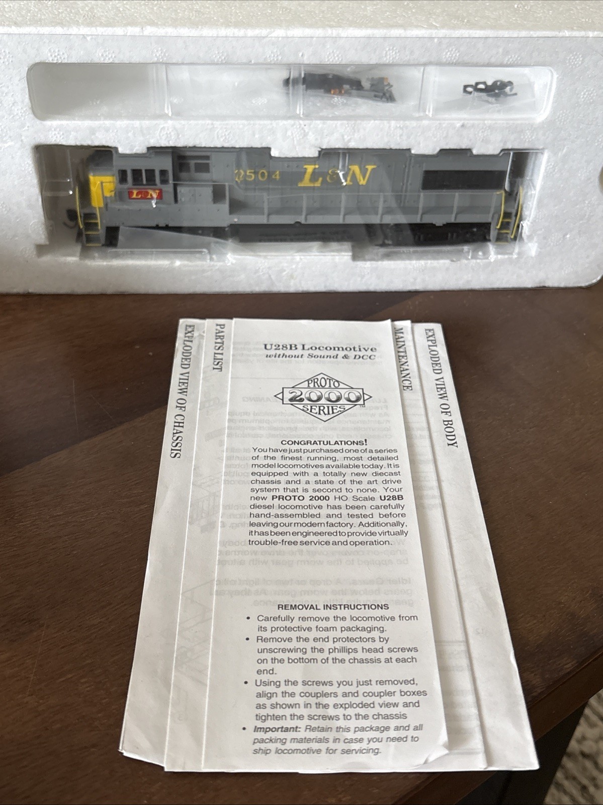 Walthers Proto 2000 HO U28B Locomotive L&N #2504 New