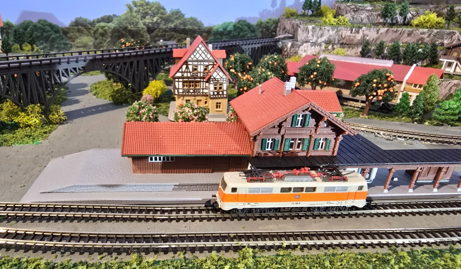 Marklin Z scale # 8855 Electric Locomotive LN/Box