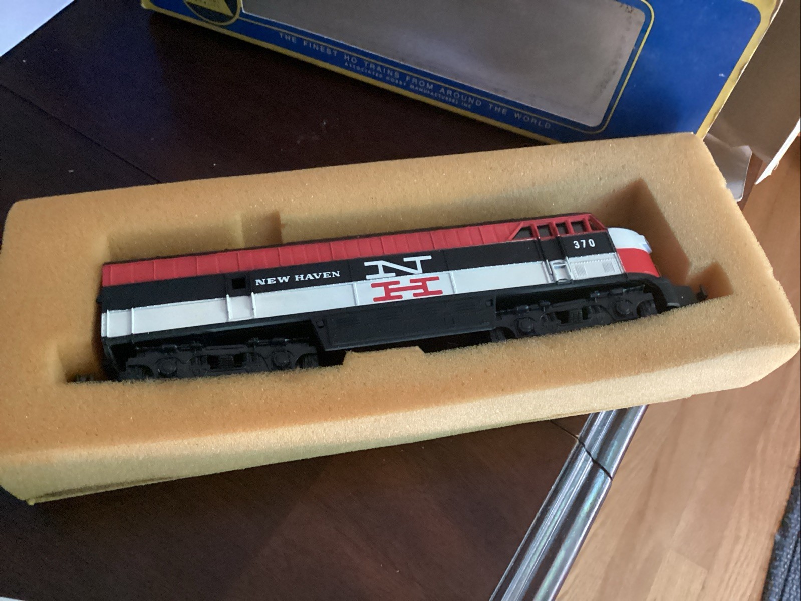 AHM TEMPO HO 370 NEW HAVEN FAIRBANKS-MORSE C-LINER DIESEL LOCOMOTIVE Dummy