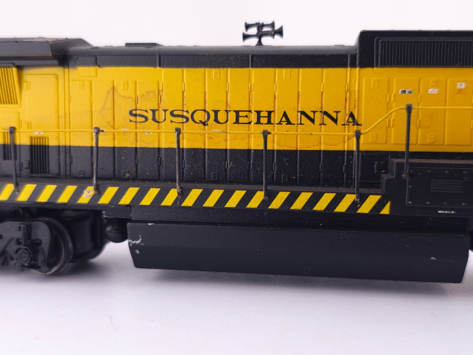 *READ* Athearn? Rail Power HO Scale Susquehanna Dash 8-40B DUMMY Loco NYSW 4002