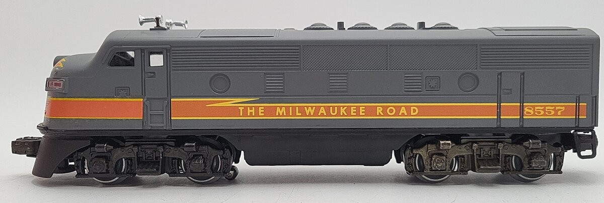 Lionel 6-8557 O Milwaukee Road F3 A Non-Powered Diesel Locomotive #8557 EX/Box