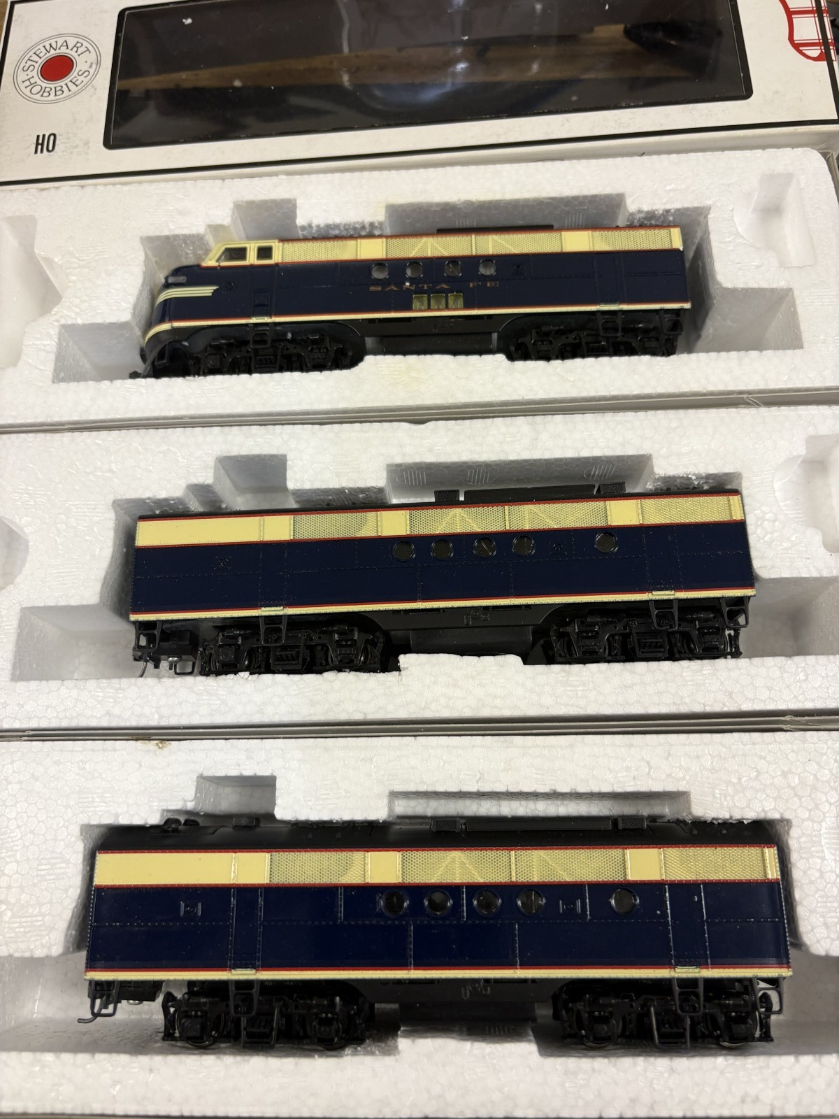 DCAS- Stewart Hobbies HO Scale Santa Fe ATSF FT A/B/B Diesel Locomotive