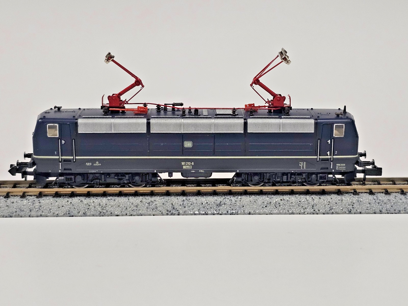 N SCALE ROCO #4142 B MODEL GERMAN RAILWAY ELECTRIC DB 181 210 LOCOMOTIVE AUSTRIA