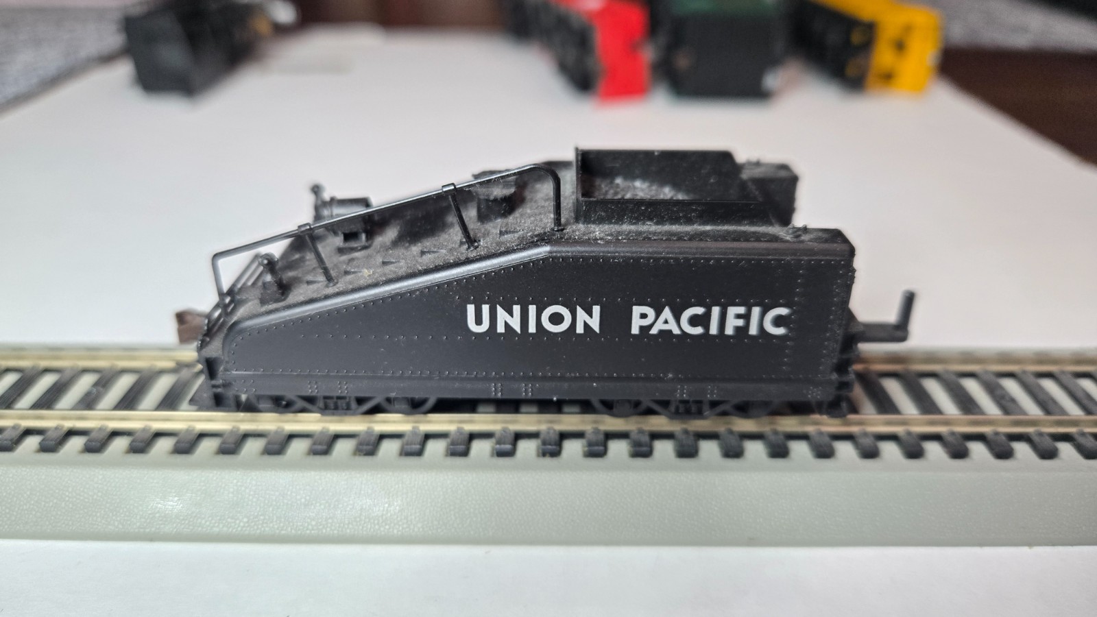 HO Bachmann #4432 0-6-0 Steam Loco-w/Light,Tender, & Cars-DC-Runs Good