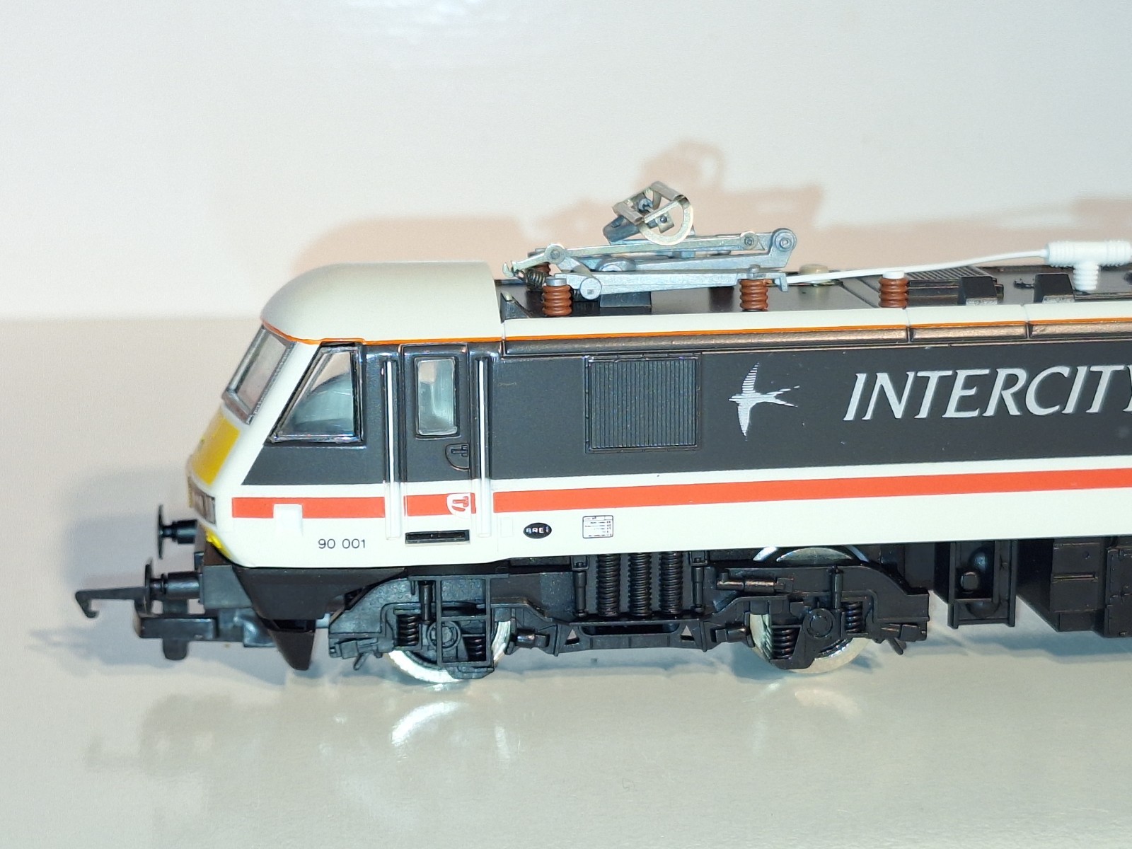 Hornby R242 BR Class 90 Intercity Loco. New Old Stock. Mint Cond. Boxed.OO Scale