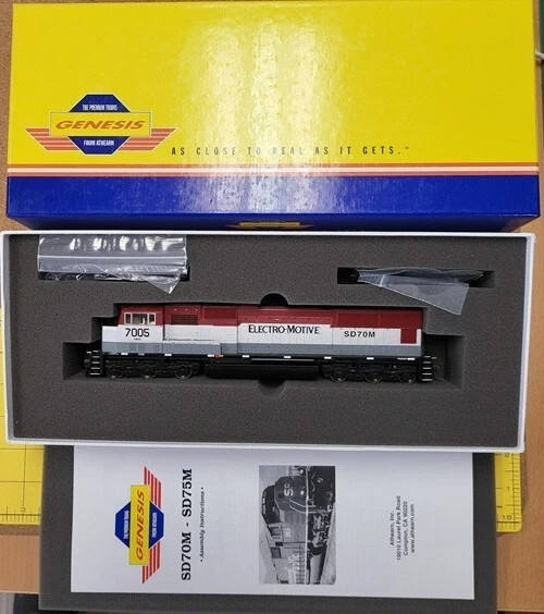 HO Athearn G6123 SD70M EMD Leasing #2 Rd# 7005 DCC Ready