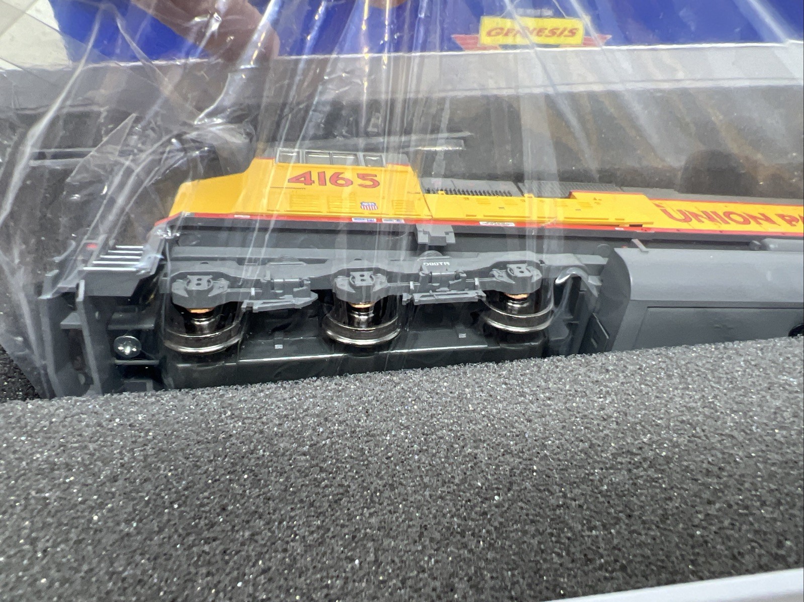 GENESIS HO SCALE 0G6153 UNION PACIFIC SD70M DIESEL ENGINE #4165