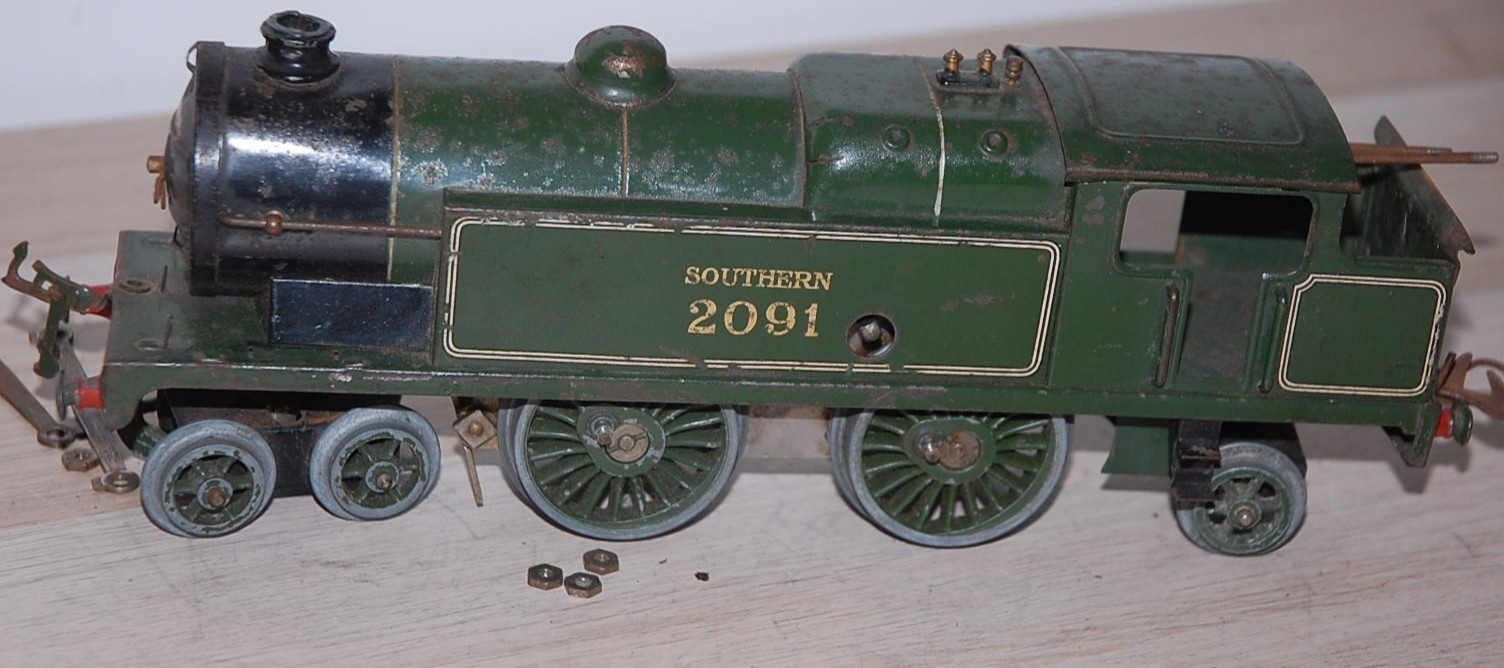 HORNBY O GAUGE CLOCKWORK No 2 SPECIAL TANK LOCOMOTIVE IN S R GREEN LIVERY
