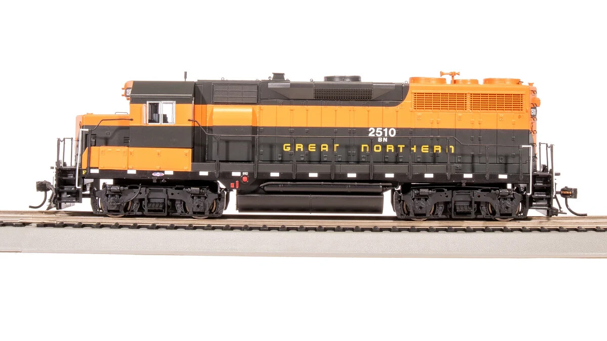 Broadway Limited HO Scale ~ GP35 Great Northern BN Patch #2522 ~ DC Version 8909