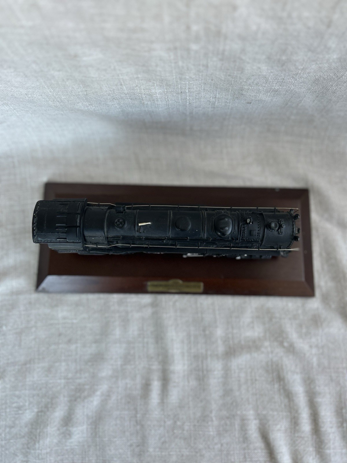 Vintage 1993 Avon 700E Hudson Locomotive Train Lionel Replica