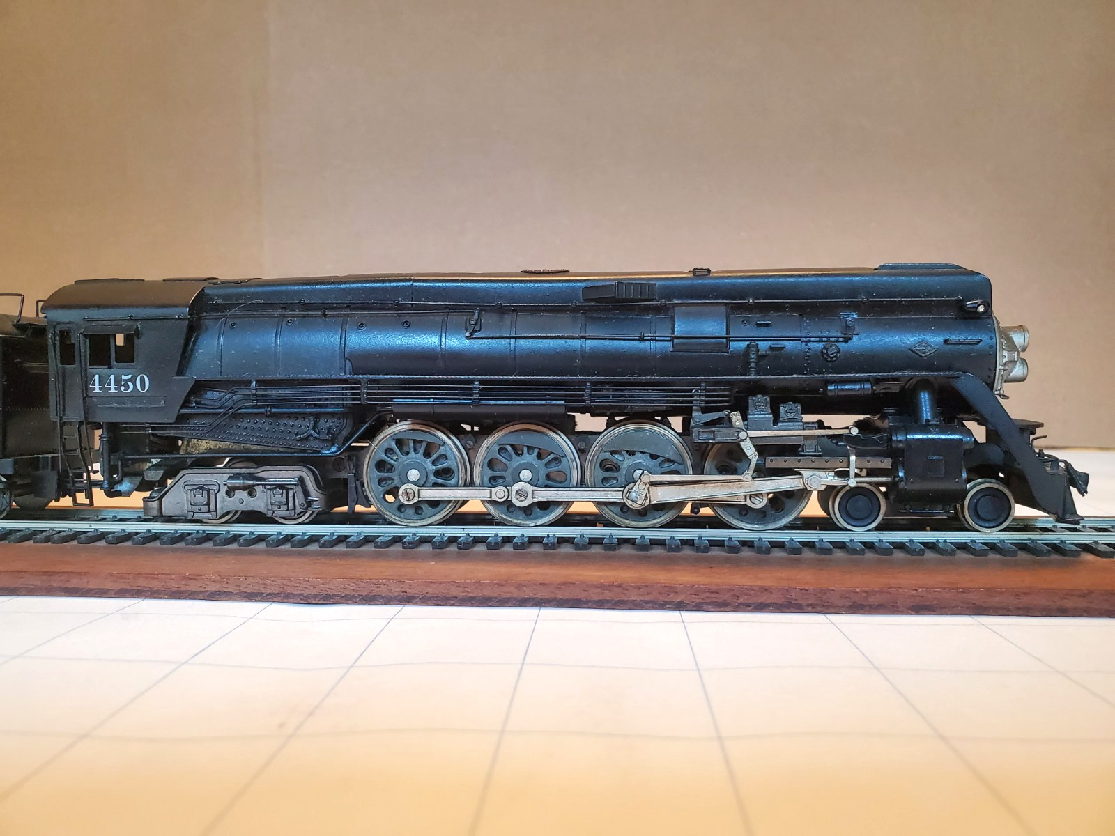 Max Grey SP 4-8-4 GS-4 Custom Painted With Working Headlights and Skirts