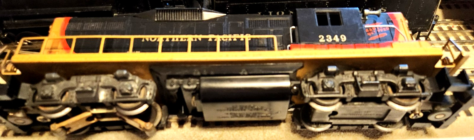 Vintage Locomotive Lionel 2349 Diesel Northern Pacific in good cond., runs well.