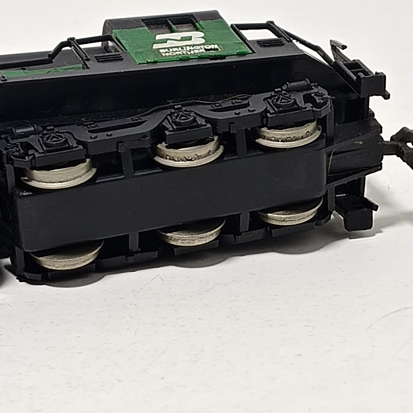 HO Scale Burlington Northern Diesel Locomotive #4302 Tested Runs Read Desc.