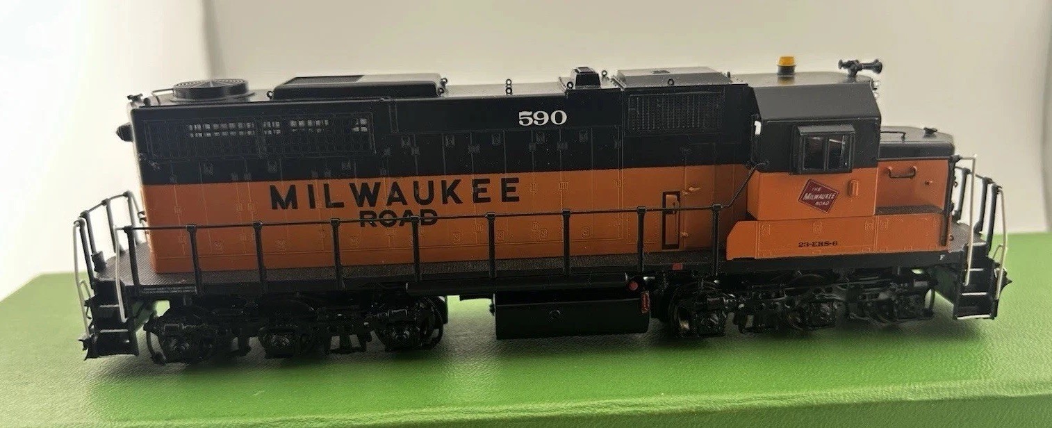 HO Brass Overland Models OMI-5119.1 Milw Rd. SDL39 Diesel Locomotive #590