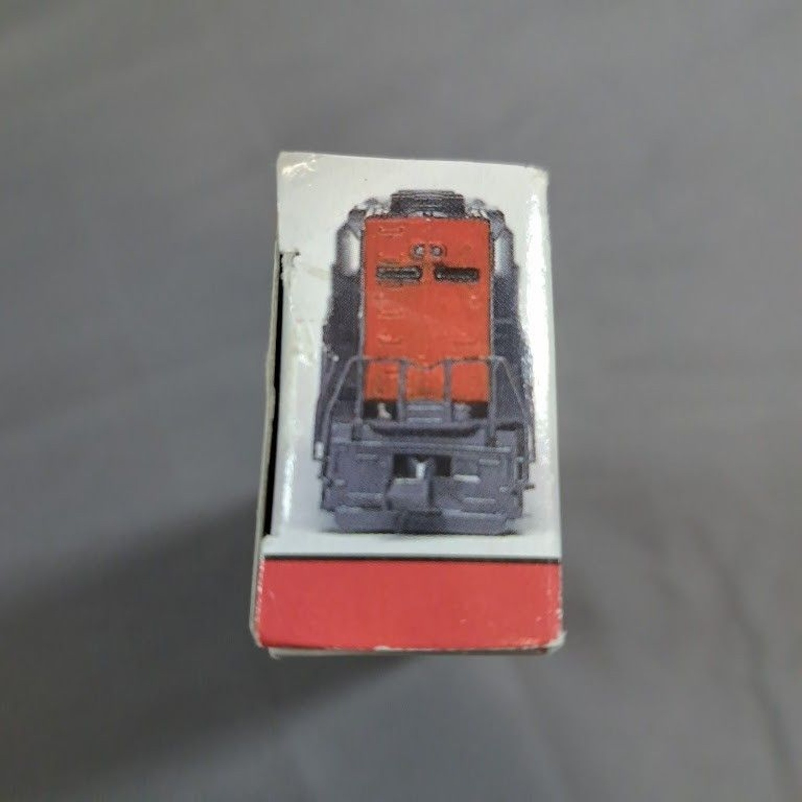 Southern Pacific Locomotive 9725 New Never Used Still in box 4″ N Scale