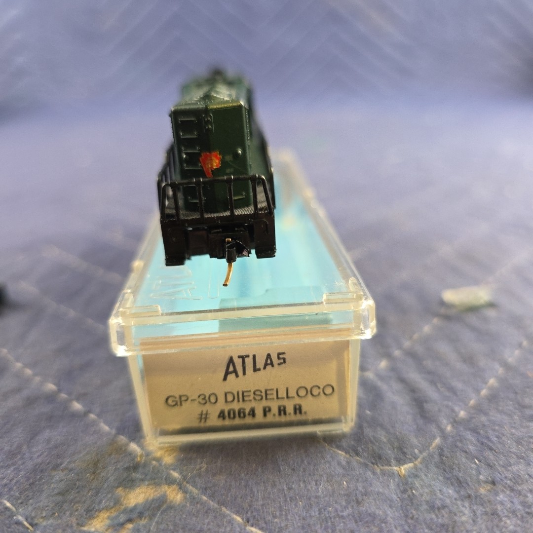 N Scale Pennsylvania Railroad GP30 #2230, Atlas #4064
