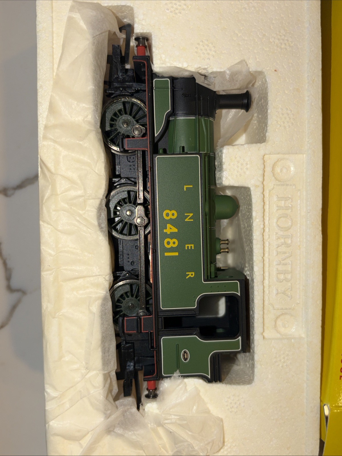Working Hornby R2164A OO Gauge LNER Green Class D/J83 8481 Loco