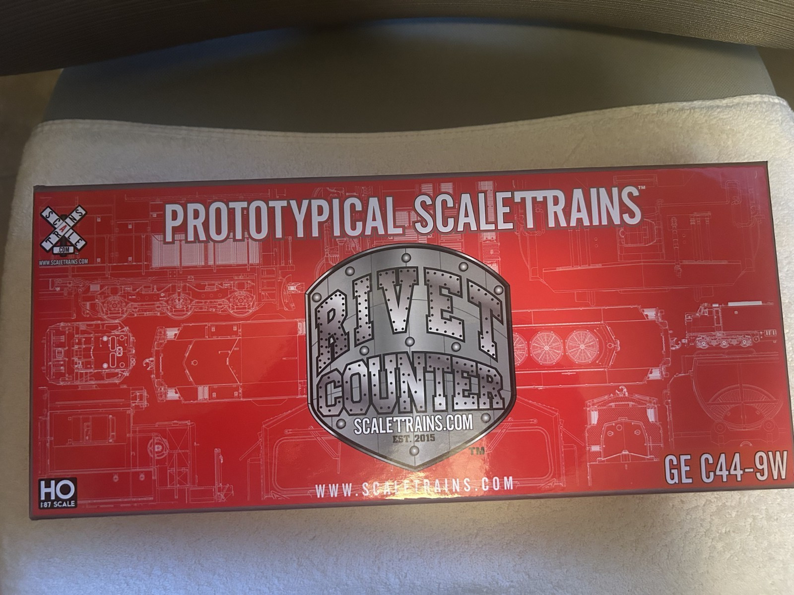 ScaleTrains HO Rivet Counter GE C44-9W BNSF #673 Ex-ATSF Warbonnet DCC Sound