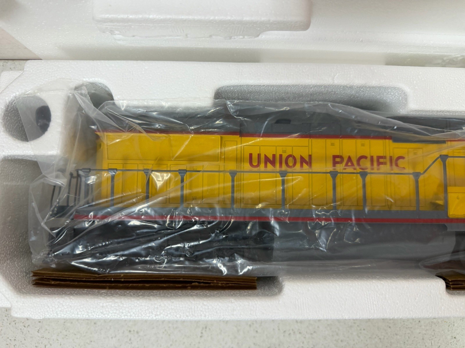 Lionel 6-18205 Union Pacific Dash-8 40C Diesel Locomotive C-8 LN NEW