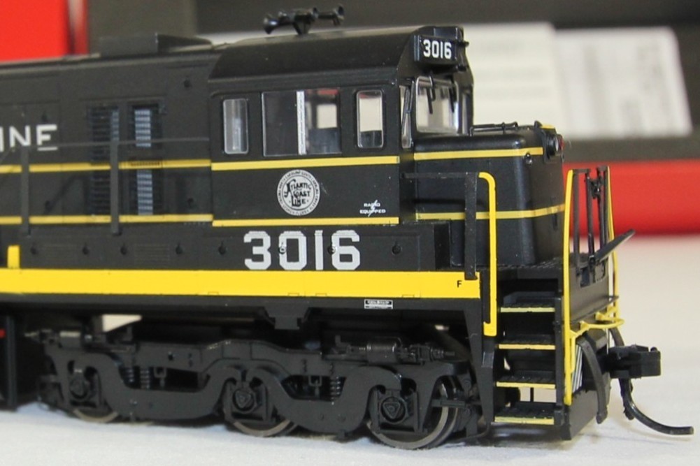 Rivarossi HR2538 GE U25C Phase IIIb. Atlantic Coast Line ACL #3016 NEW Boxed