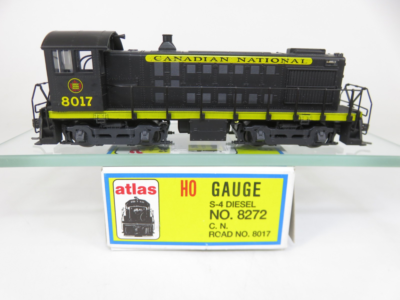 Atlas 8272 HO Scale Canadian National Alco S-4 Switcher Diesel Locomotive #8017