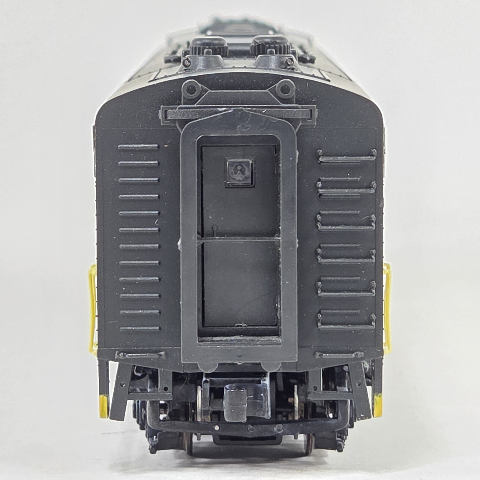Proto2000 HO Scale Conrail #4020 E8 Powered Locomotive