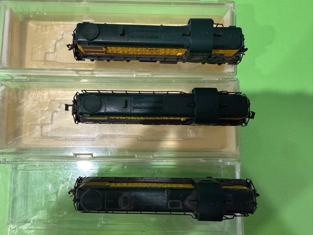 Atlas 4233 RSD 4/5 C&NW special limited edition 6 axle locomot N scale lot of 3