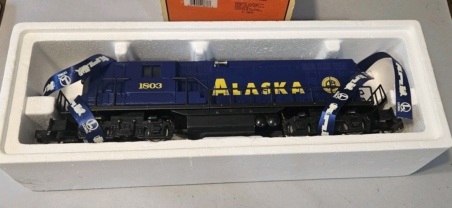 Lionel 6-18878 O-Gauge Alaska GP-7 1803 Locomotive & OB ~ Untested ~ Our# XS318