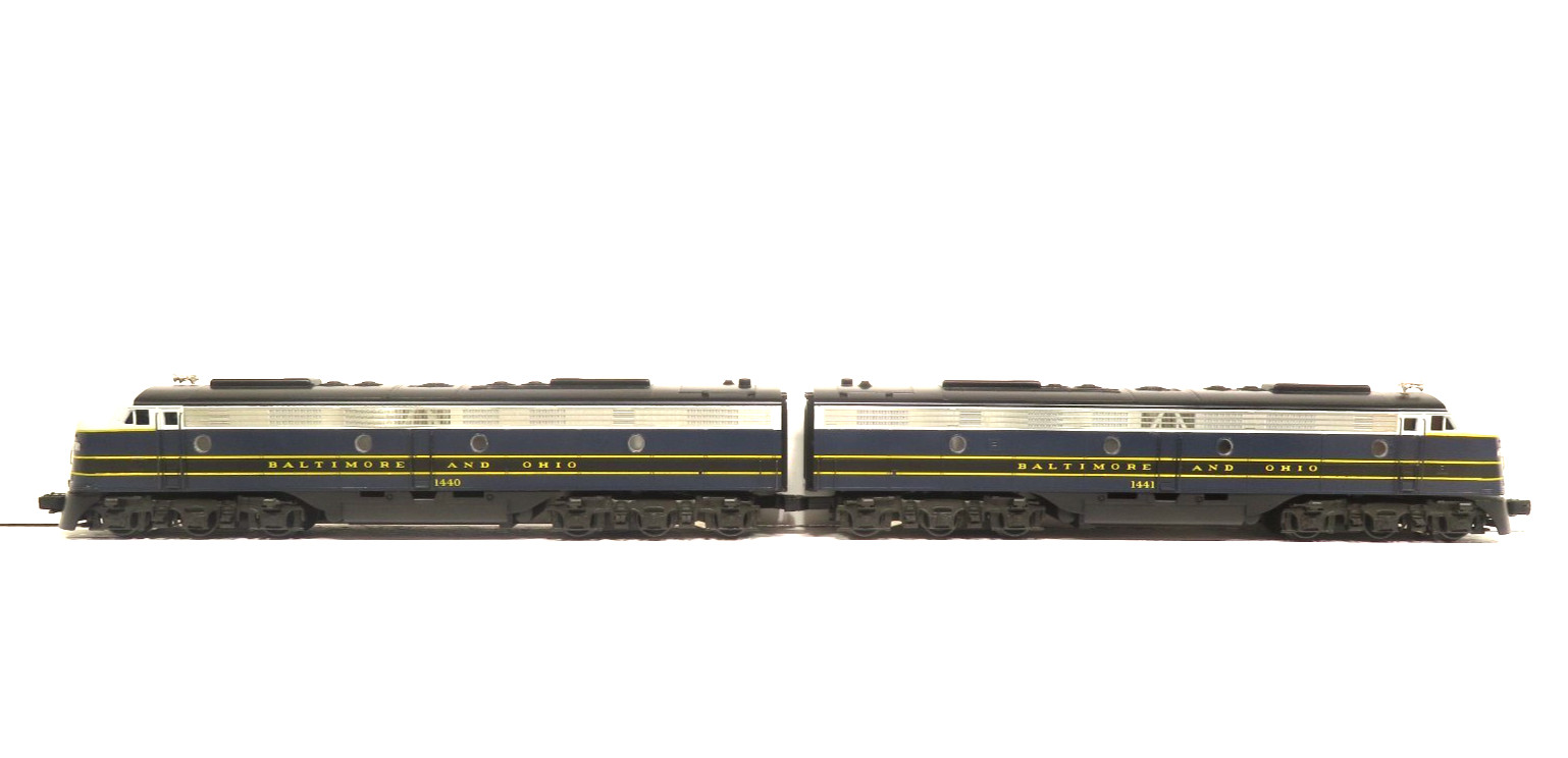 Weaver B&O EMD E-8 AA Diesels LN 13102