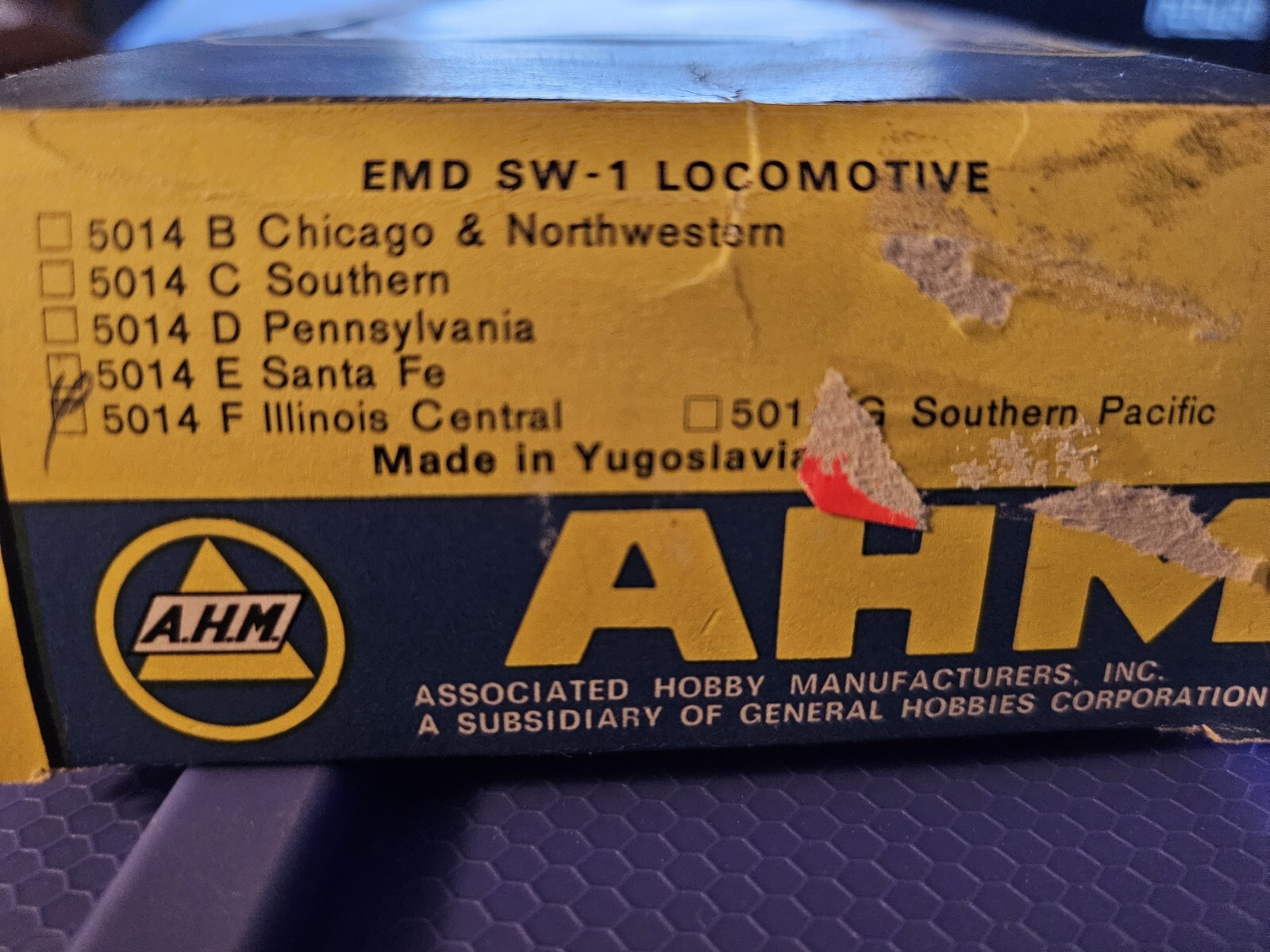 HO Scale AHM, EMD SW-1 Diesel Locomotive, Santa Fe, #2325 Blue In Box